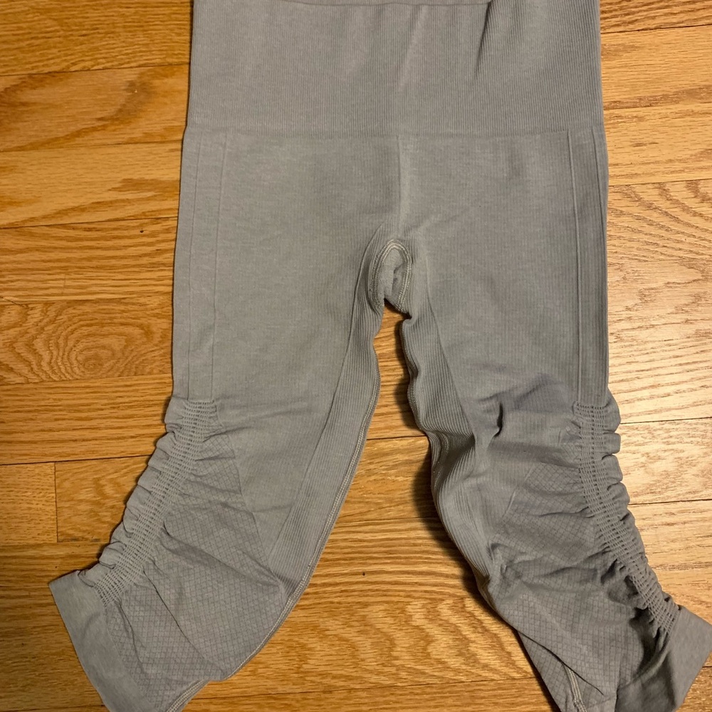 Lululemon crops